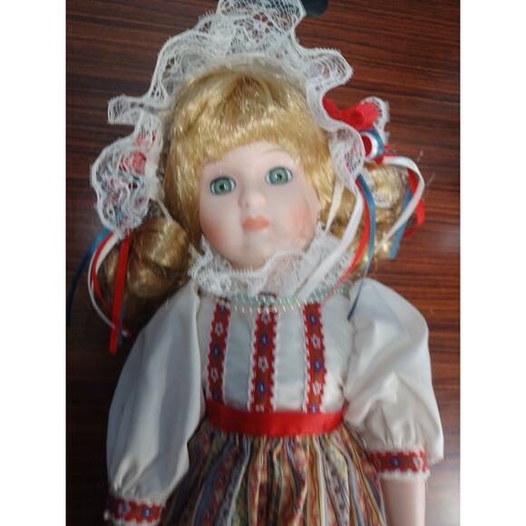 Vintage American Dreams Porcelain Doll/Musicbox Red White Blue Marta Poland - Picture 4 of 13